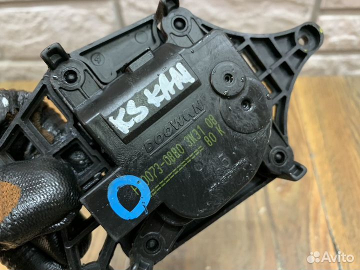 Kia Sorento 2 (XM) Моторчик заслонки отопителя