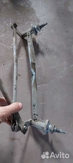 Трапеция дворников на Ford Fiesta