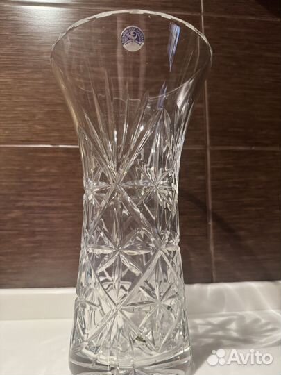 Хрустальная ваза