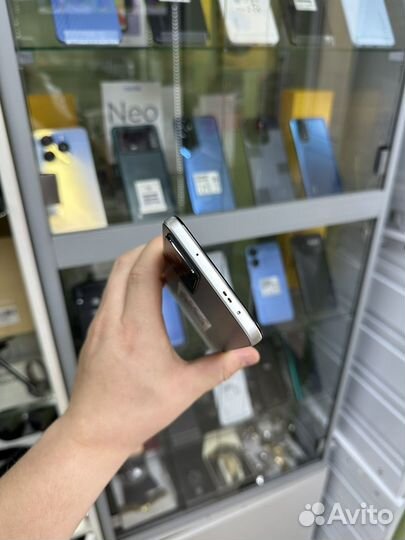 Xiaomi Poco F4, 6/128 ГБ