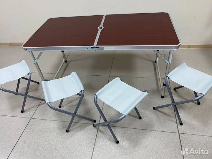 Складной туристический стол