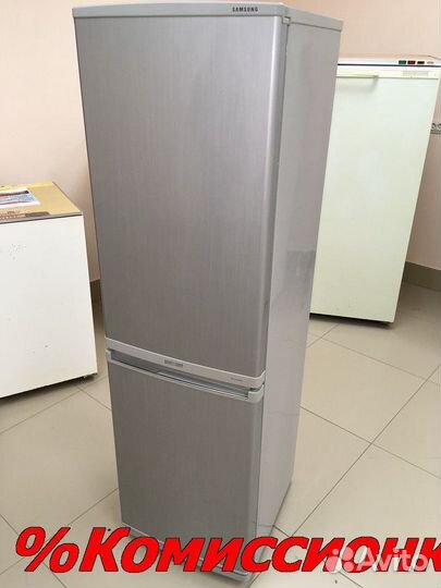 Холодильник Samsung
