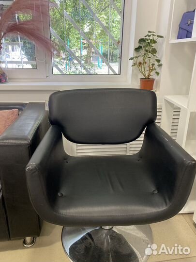 Парикмахерское кресло