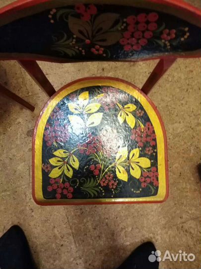 Столик журнальный + детские стулья хохлома