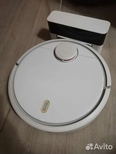 Робот-пылесос Xiaomi Mi Robot Vacuum Cleaner