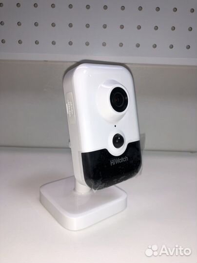 Hiwatch Pro IPC-C042-G0/W (2.8mm) IP камера