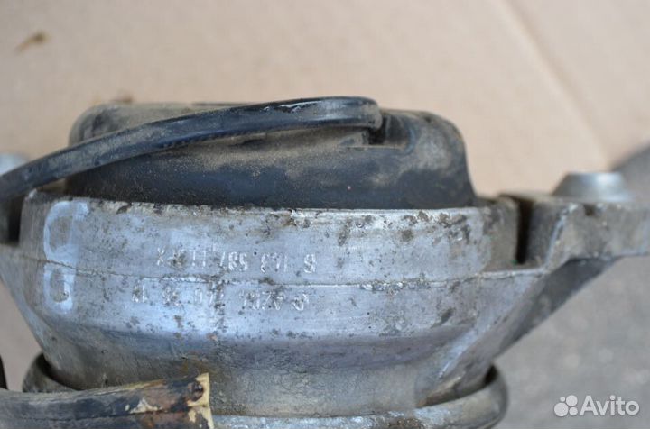 Опора двигателя левая мерседес