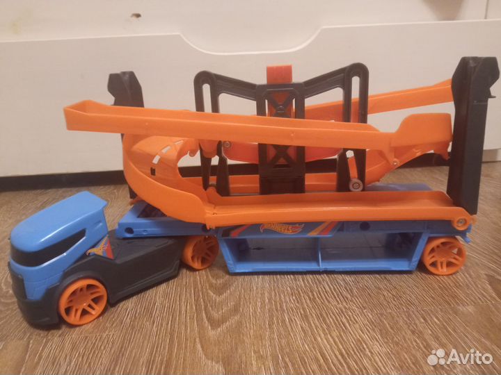 Автовоз Hot Wheels Крутой спуск