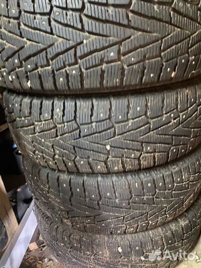 Roadstone Winguard Ice 2.25/4.5 R17