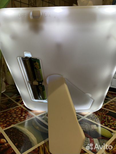 Зеркало настольное с подсветкой