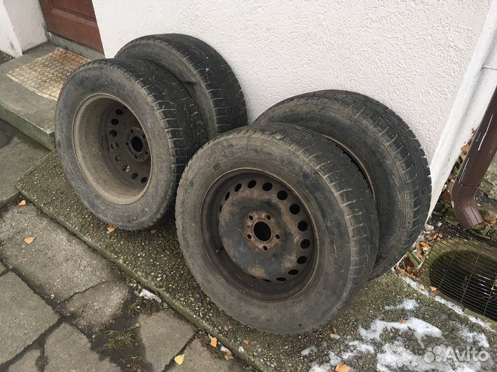 Nokian Tyres Hakkapeliitta 1 215/65 R16