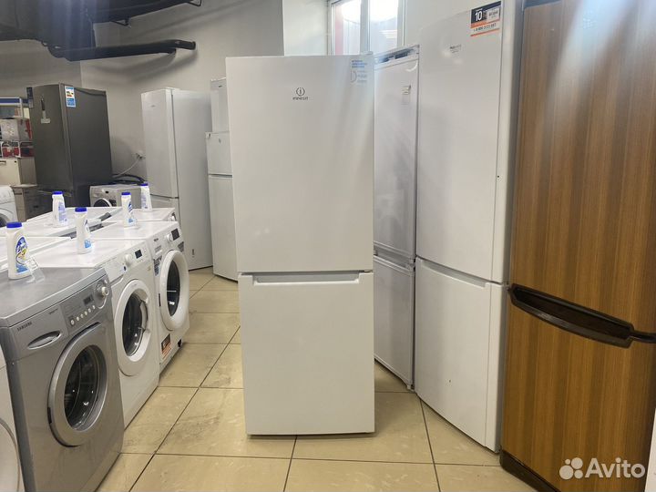 Холодильник Indesit DS 316 W