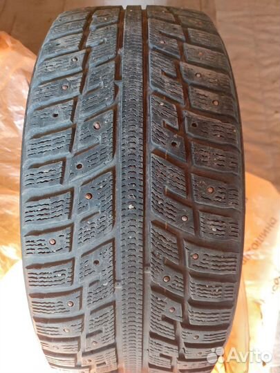 Marshal WinterCraft Ice WI31 215/50 R17
