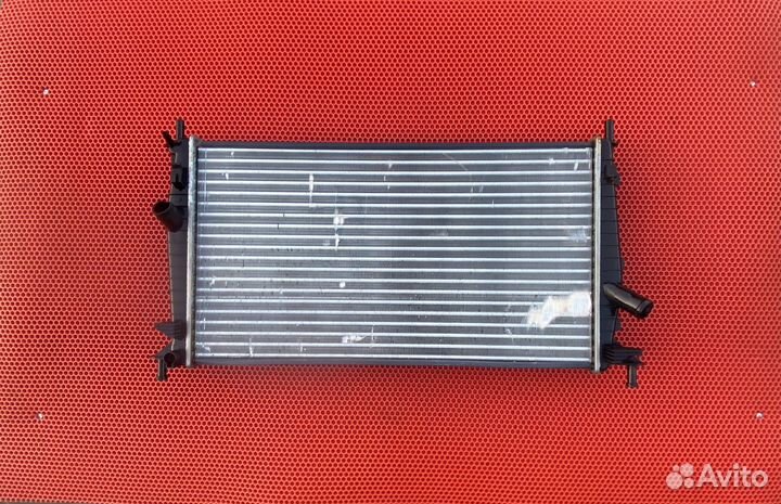 Радиатор охлаждения двс Ford Focus 2 МКПП