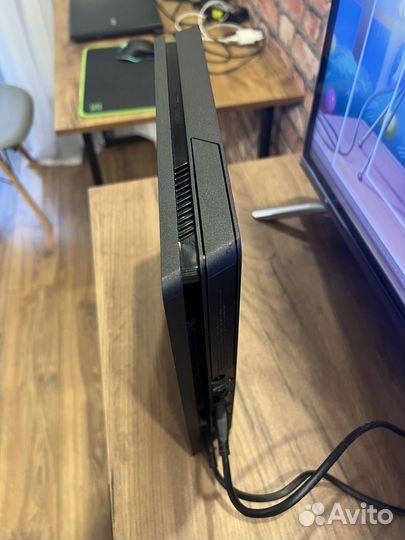 Продам Sony PS4 1tb 2208B ростест