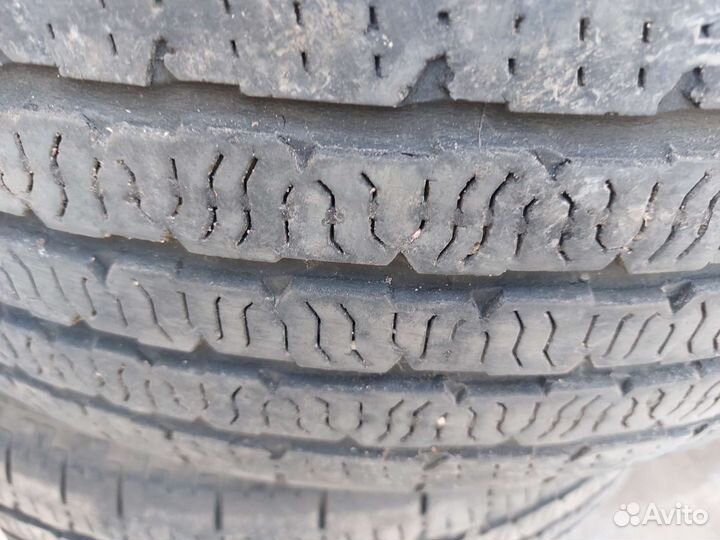 Kumho 846 235/60 R17