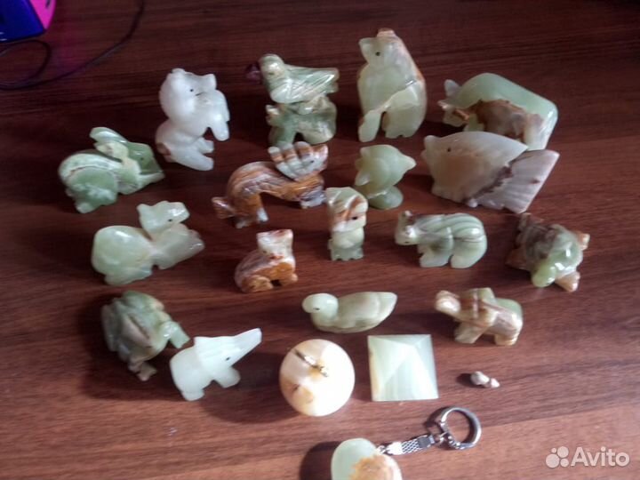 Фигурки из натурального камня