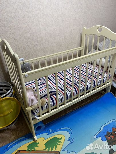 Детская кроватка