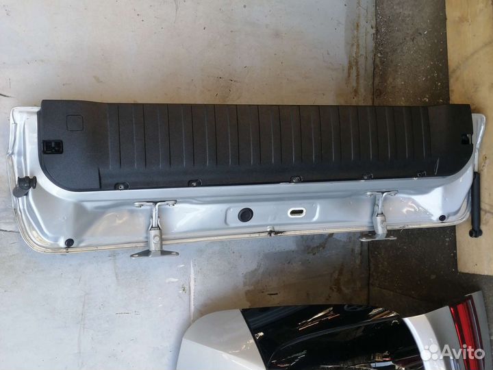 Задний борт крышки багажника BMW X5 F15