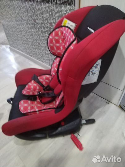 Автомобильное кресло