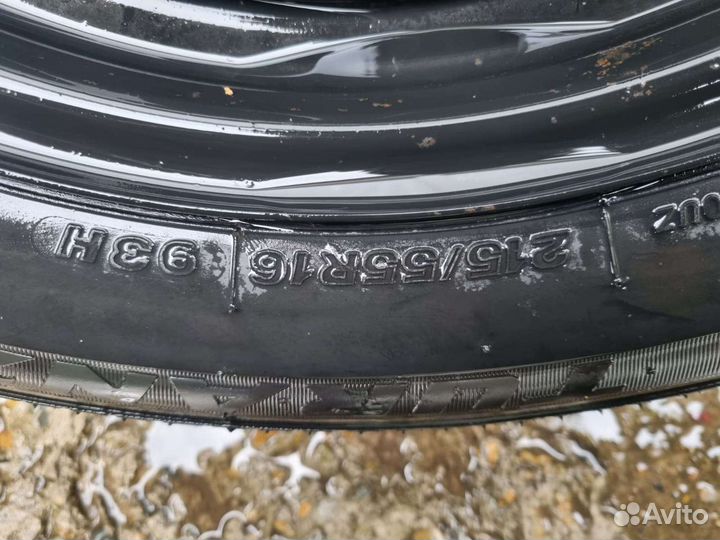 Bridgestone Blizzak Ice 215/55 R16