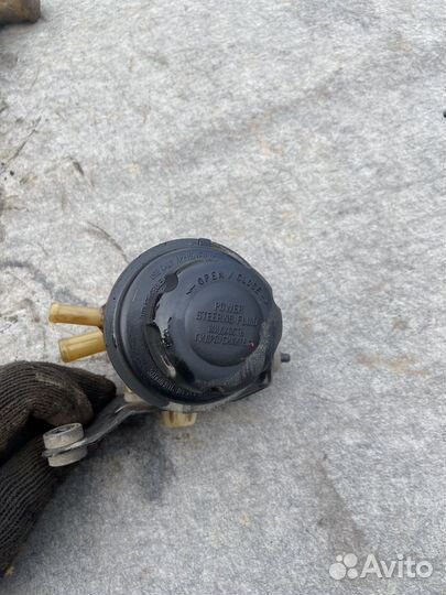 Бачок гур Hyundai Solaris 1 Kia Rio 3