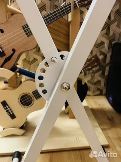 Стойка белая для Клавишных