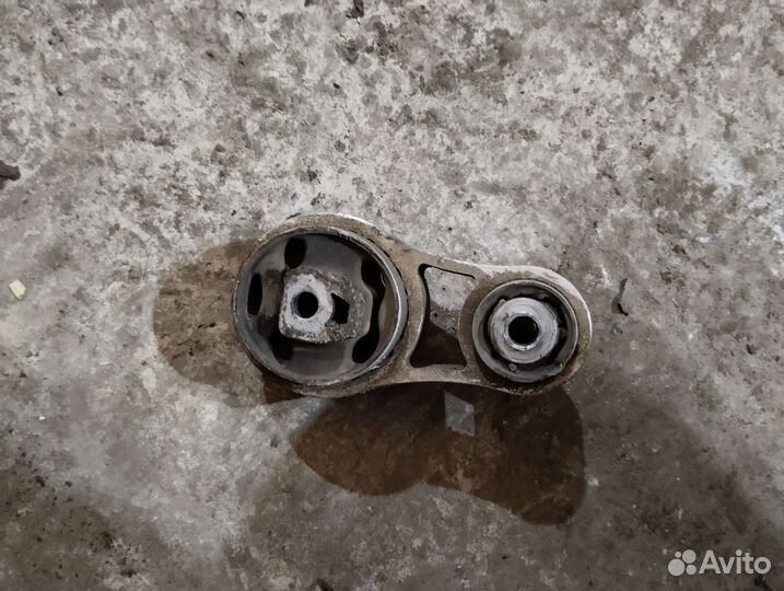 Подушка / опора кпп Ford Fusion