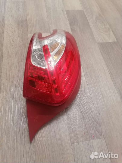 Фонарь задний левый Peugeot 208