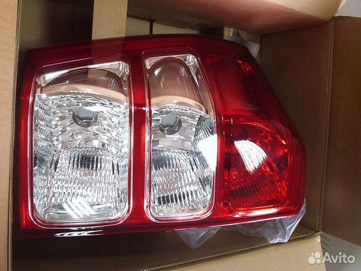 Фонарь задний левый Сузуки Гранд Витара 2005