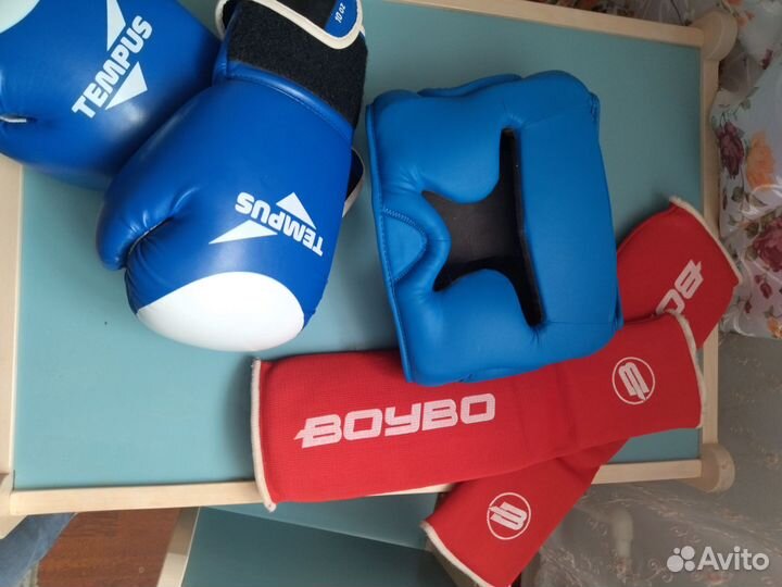 Боксерские перчатки