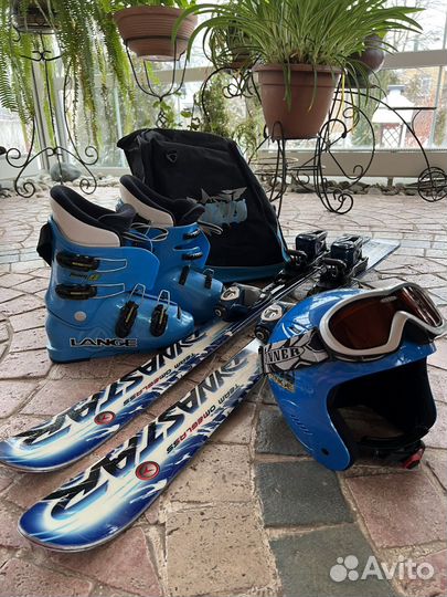 Детские горные лыжи Dynastar с ботинками и шлемом