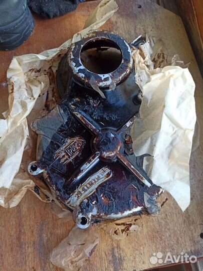 Крышка двигателя умз передняя