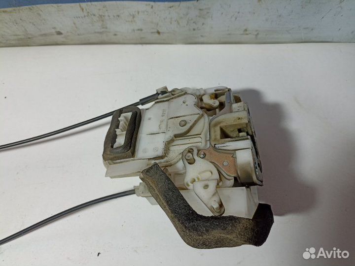 Замок двери задний левый Subaru Impreza G12