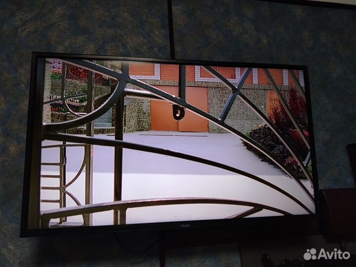 Продам телевизор Haier-40 (101 см)