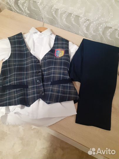 Школьный костюм для мальчика 140синий