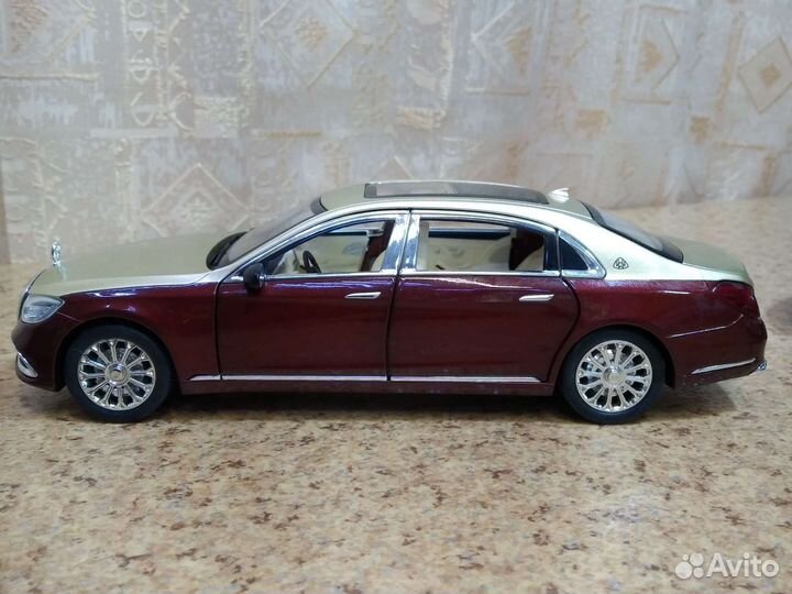 Maybach S600 в масштабе 1:24 модель автомобиля