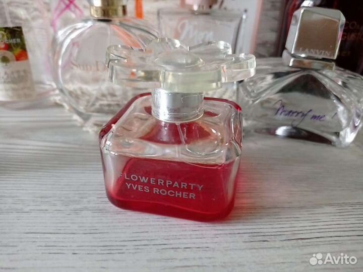 Пустые флаконы из под духов, женская парфюмерия