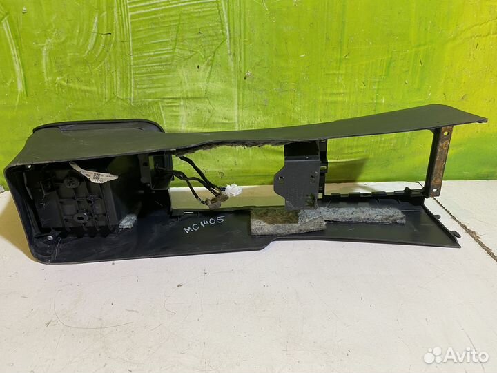 Подлокотник Mitsubishi Lancer 10 8011A219ZZ