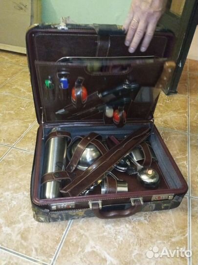 Набор для пикника в кейсе с кодовым замком