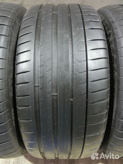 Michelin Pilot Sport 4 245/40 R18 93Y
