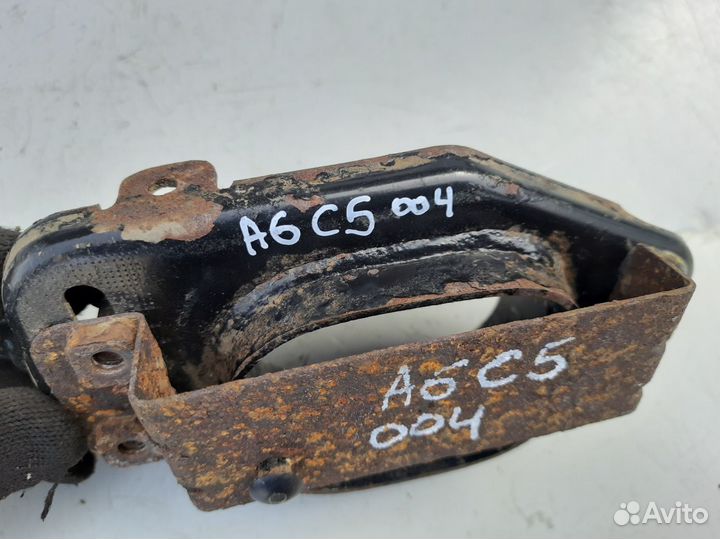 Кронштейн двигателя передний Ауди А6 С5