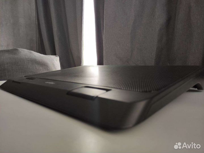 Подставка с охлаждением для ноутбука