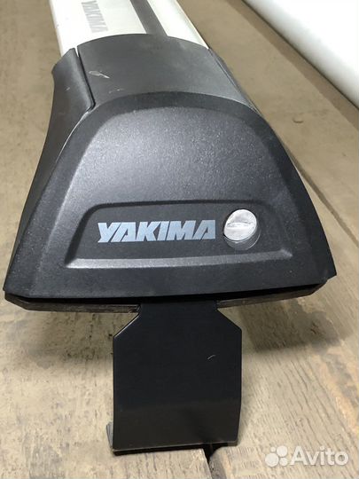 Поперечины Yakima на рейлинги автомобиля + упоры