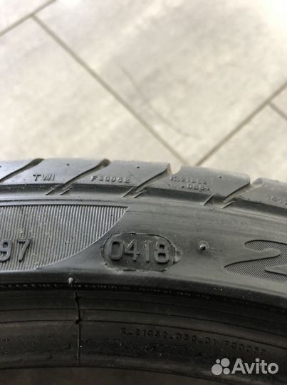 Pirelli P Zero 275/30 R20