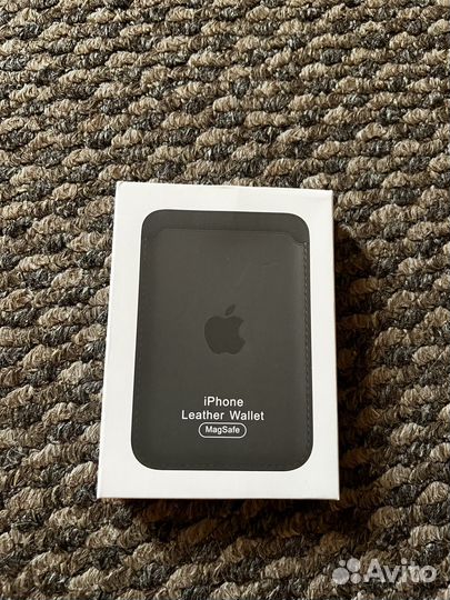 iPhone leather wallet magsafe