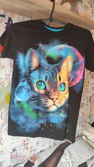 Футболка со светящимся рисунком. Размер XS