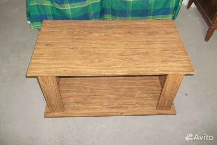 Столик журнальный на колёсиках, б/у