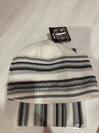 Женская шапка+ шарф фирмы Ferz