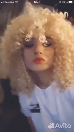 Парик женский блонд кучерявый